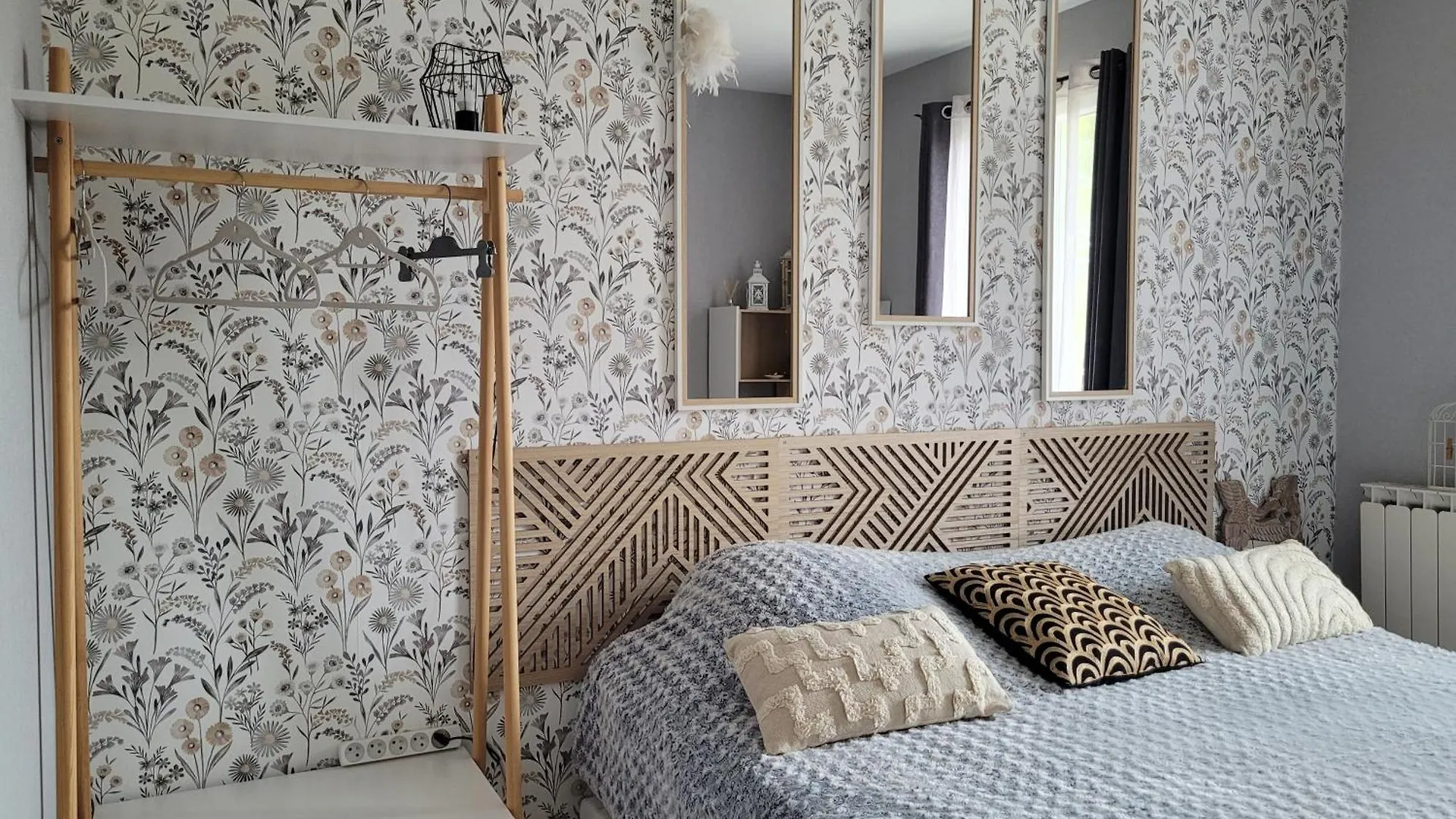 Relais De La Poste Ch Rose Bed and Breakfast Monclar-de-Quercy 0*,  Frankrike
