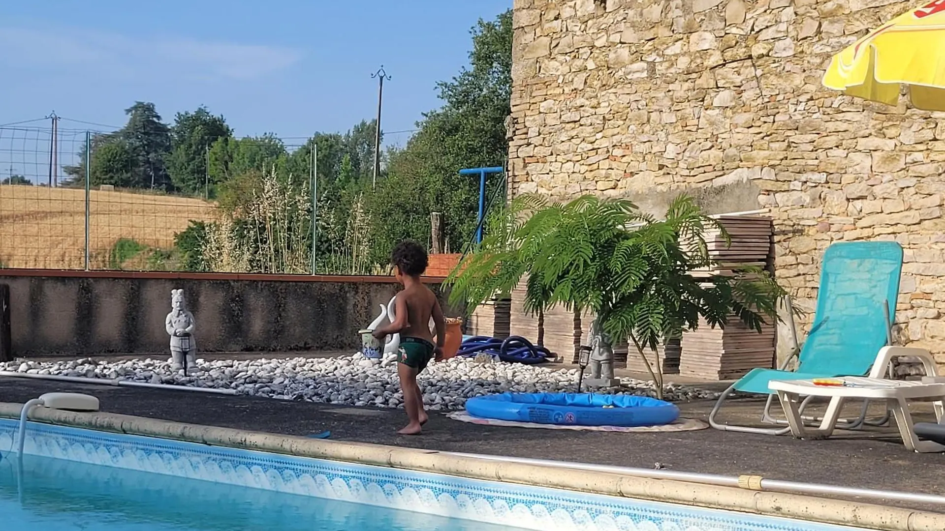 Relais De La Poste Ch Rose Bed and Breakfast Monclar-de-Quercy 0*,  Frankrike